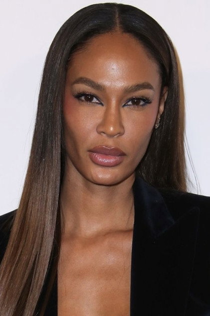 Joan Smalls - 7