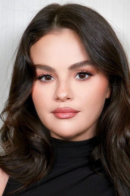 Selena Gomez photo 17