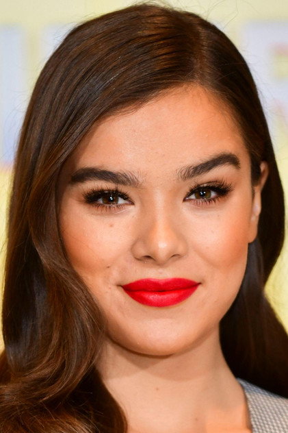 Hailee Steinfeld - 13