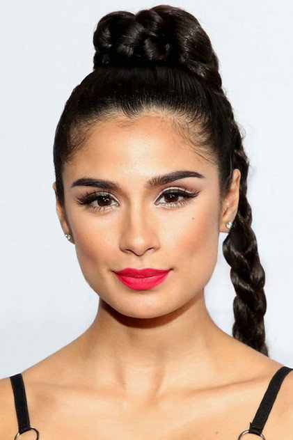 Diane Guerrero - 18