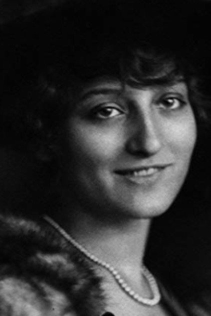 Eva May photo 2