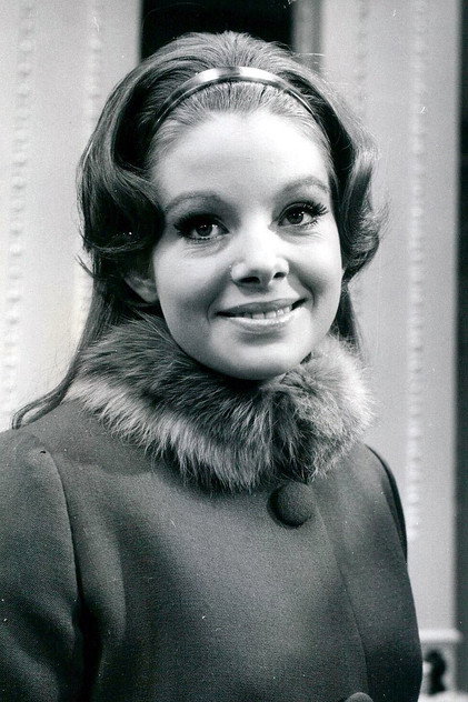Anna Calder-Marshall - 4