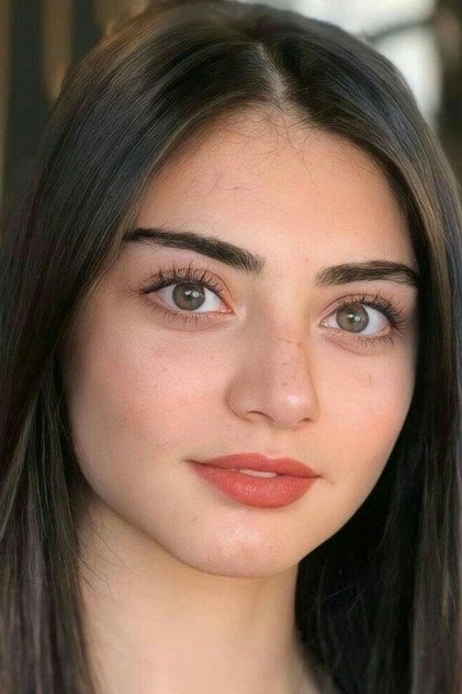 Özge Törer photo 9