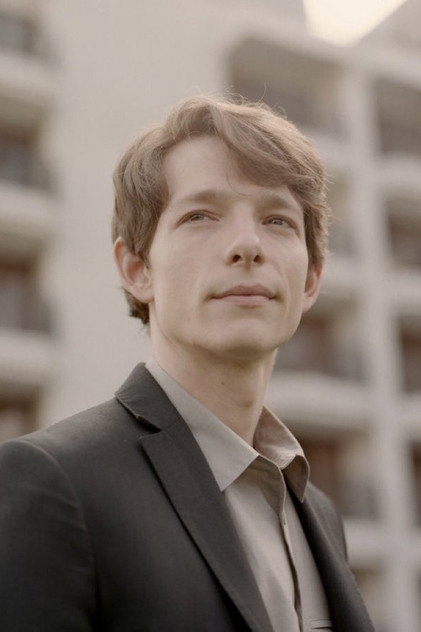 Mike Faist - 4