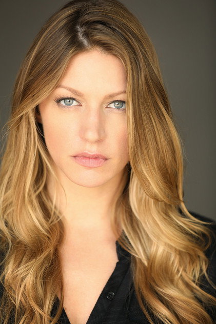 Jes Macallan - 4