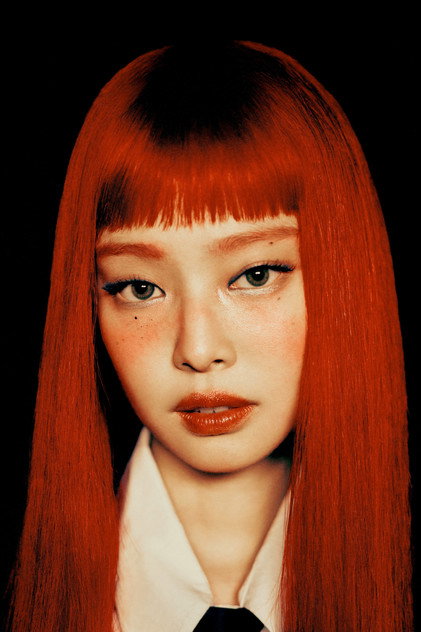 JENNIE photo 7