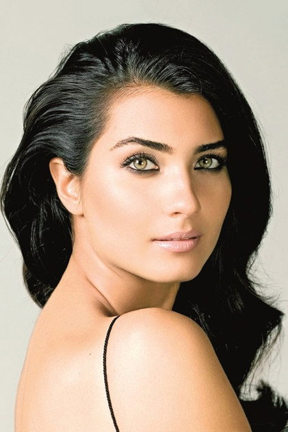 Tuba Büyüküstün photo 24