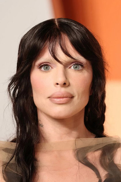 Julia Fox - 7