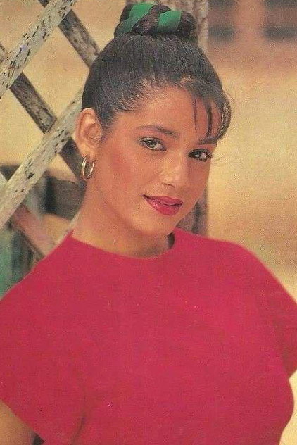 Neelam Kothari - 4