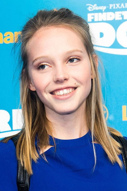 Lina Larissa Strahl photo 9