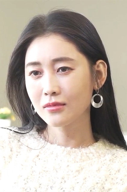 Lee Ah-in photo 3