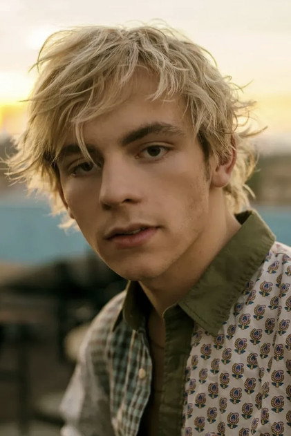 Ross Lynch - 10