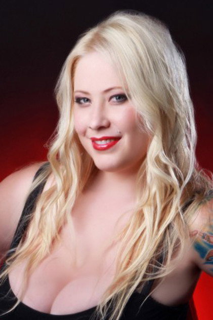 Amy McKenna photo 2