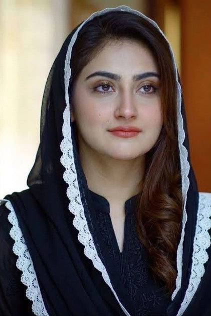 Hiba Bukhari photo 4