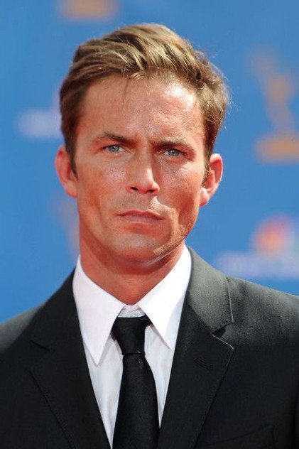 Desmond Harrington - 4