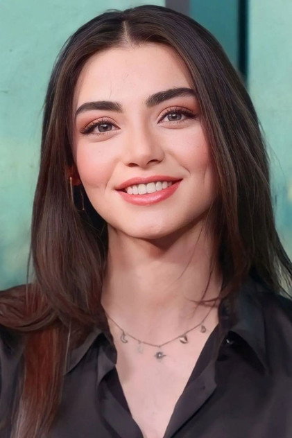 Özge Törer photo 8