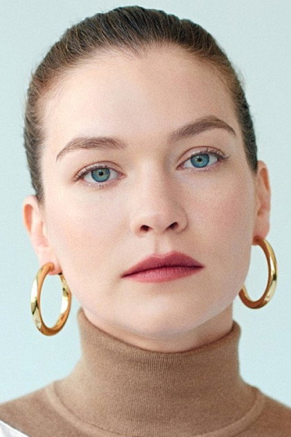 Hannah Gross - 4