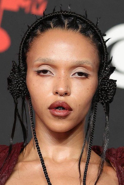 FKA twigs photo 11