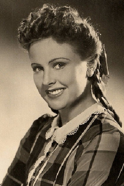 Dora Komar photo 2