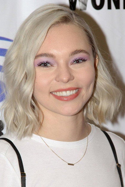 Taylor Hickson photo 7