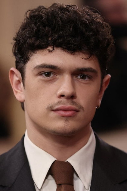 Noah Jupe - 8