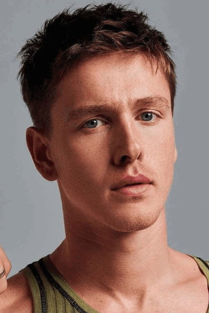 Harris Dickinson - 19
