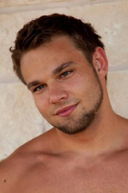Logan Taylor photo 2