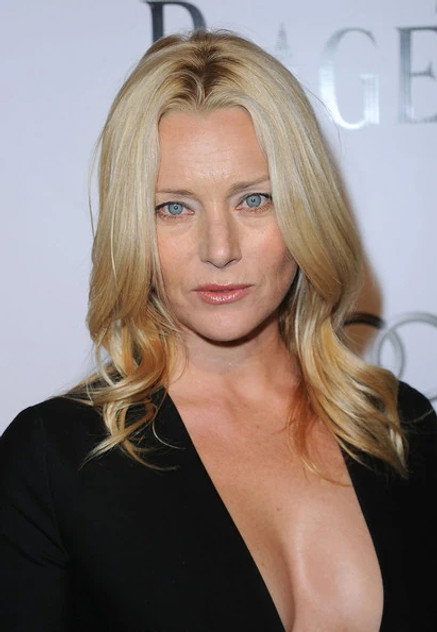 Angela Featherstone photo 5