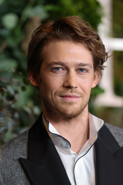 Joe Alwyn - 9