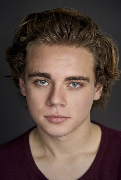 Christopher Dylan White photo 4