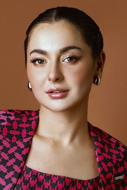 Hania Aamir - 12