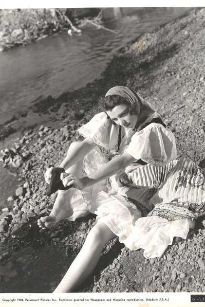 Marie Burton - 4