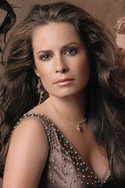 Holly Marie Combs - 12