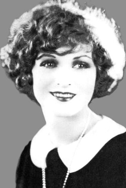 Helen Lynch photo 3