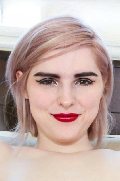 Ella Hollywood photo 13