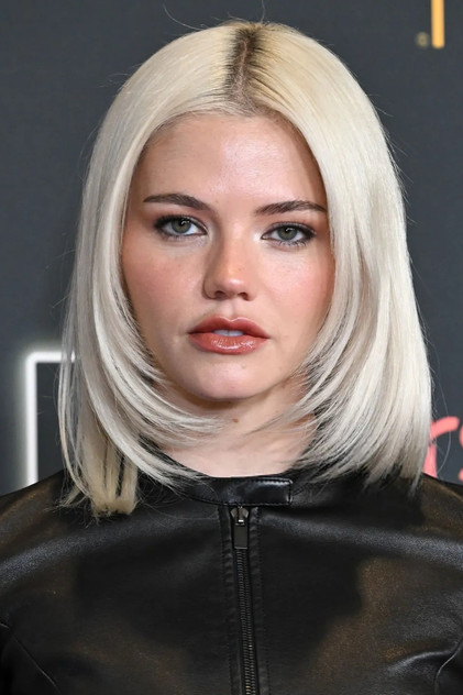 Hayes Warner headshot