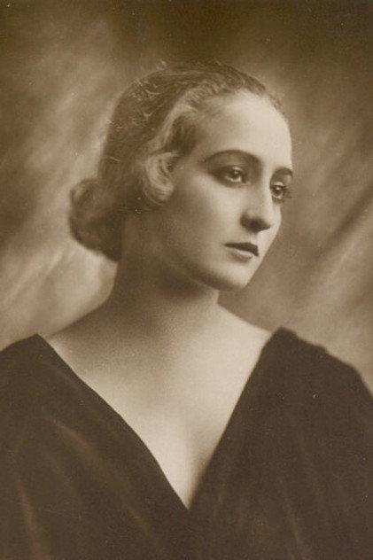 Eva May photo 3