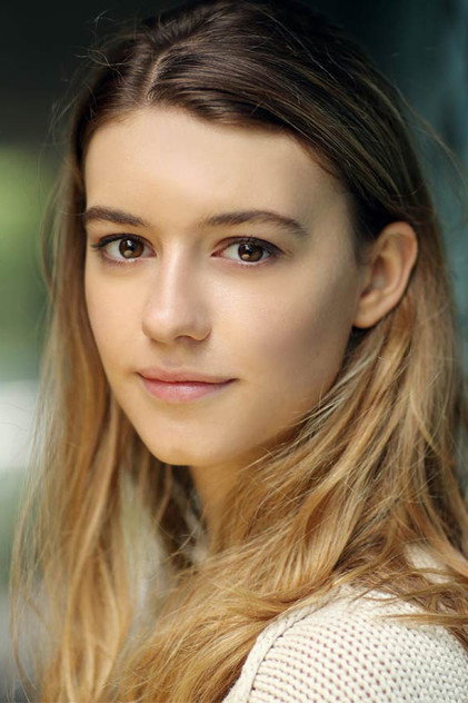 Daisy Edgar-Jones - 13