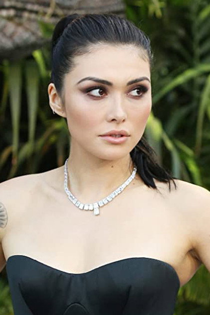Daniella Pineda - 5