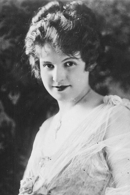Gretchen Hartman photo 2