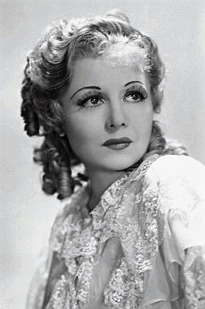 Sharon Lynn photo 4