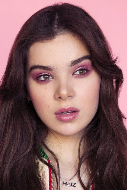 Hailee Steinfeld - 9