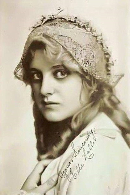 Image of Ella Hall