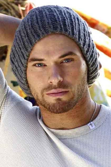 Kellan Lutz - 7