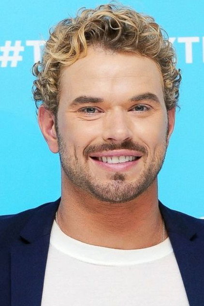 Kellan Lutz - 8