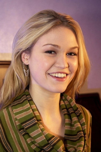 Julia Stiles - 9
