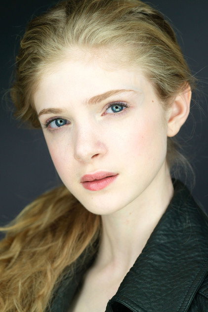 Elena Kampouris - 11