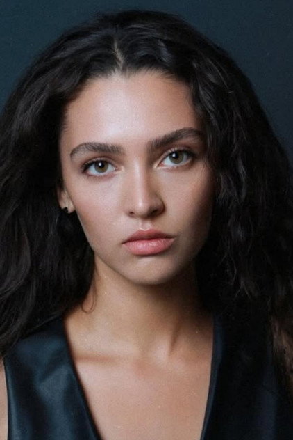 Cansu Savcı photo 2