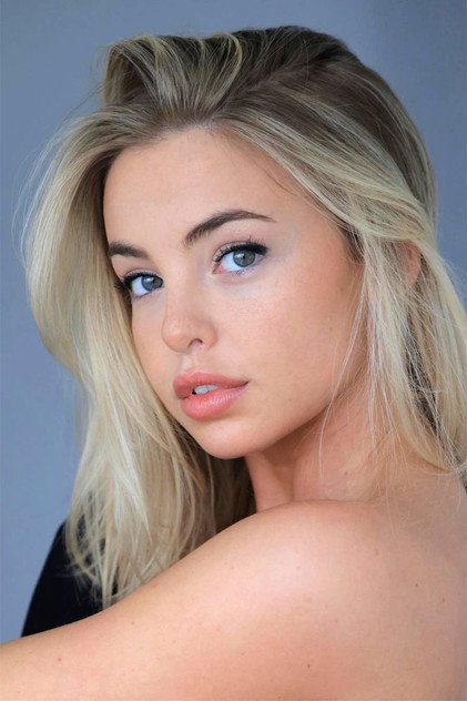 Emma Kotos - 4