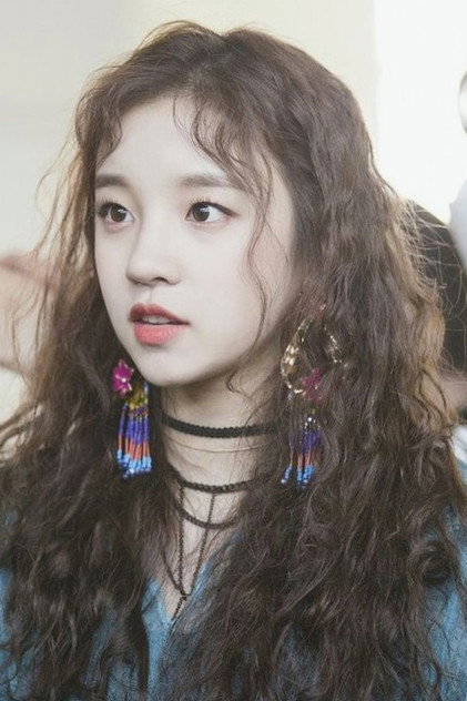 Song Yuqi - 9